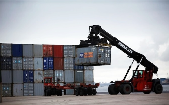 India’s total merchandise and services exports increased to 491.8 billion USD during April–October